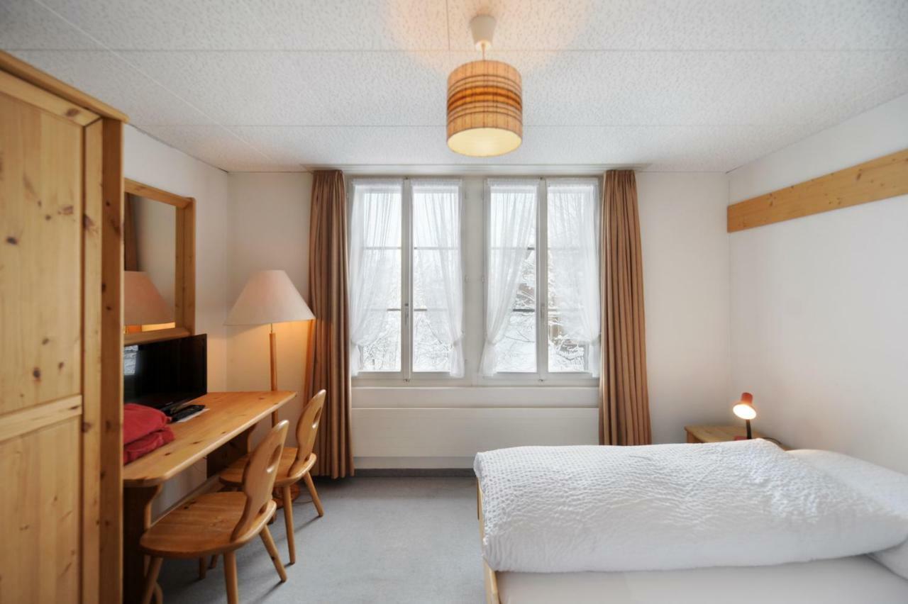 Hotel Krone Budget Lenk Luaran gambar