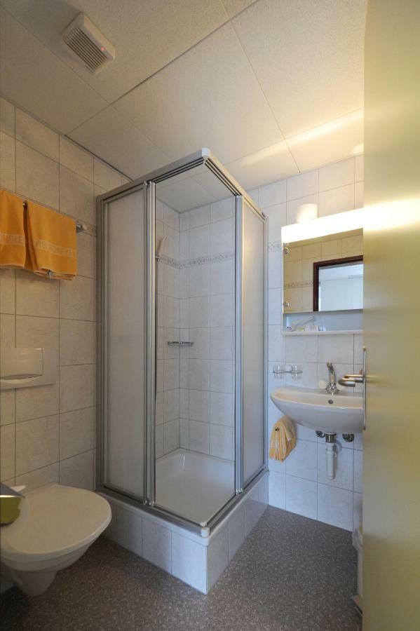 Hotel Krone Budget Lenk Luaran gambar