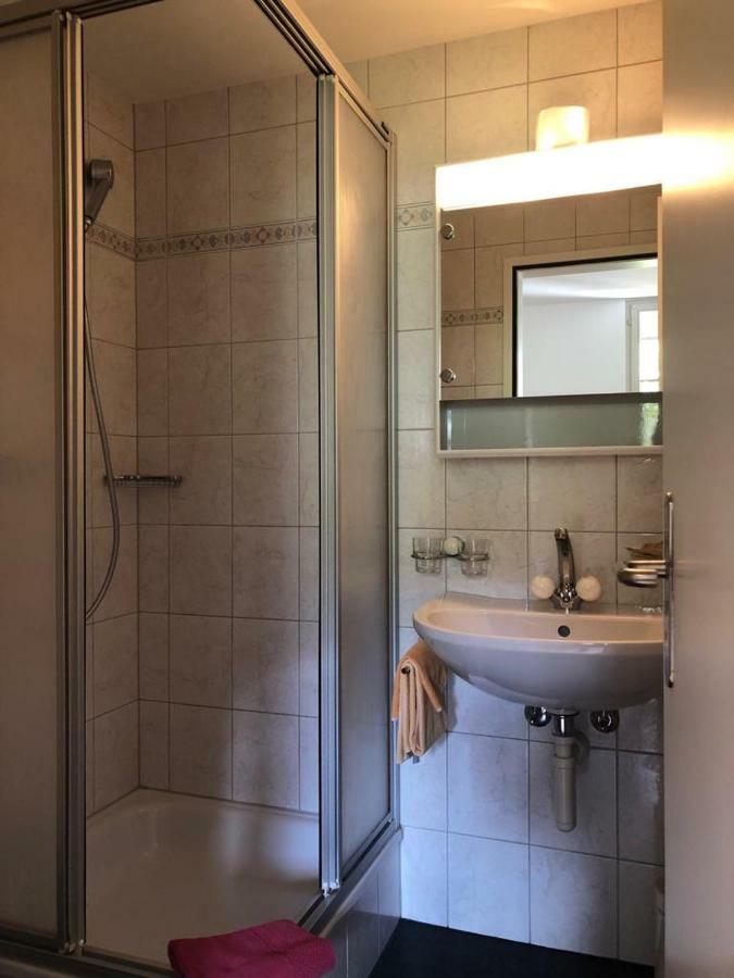Hotel Krone Budget Lenk Luaran gambar